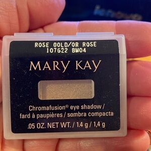 NIP chromafusion eye shadow. Rose gold color.